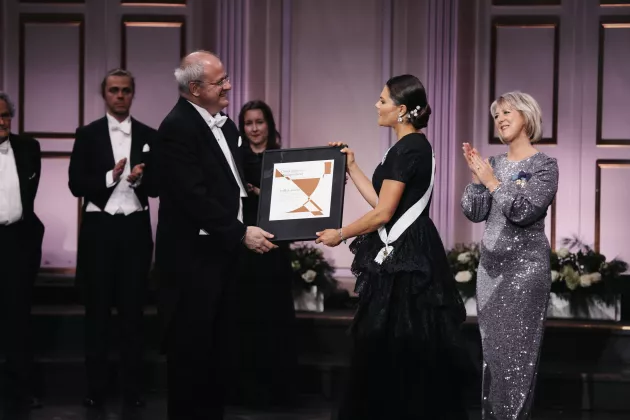 Staffan mottager pris av HKH Prinsessan Victoria