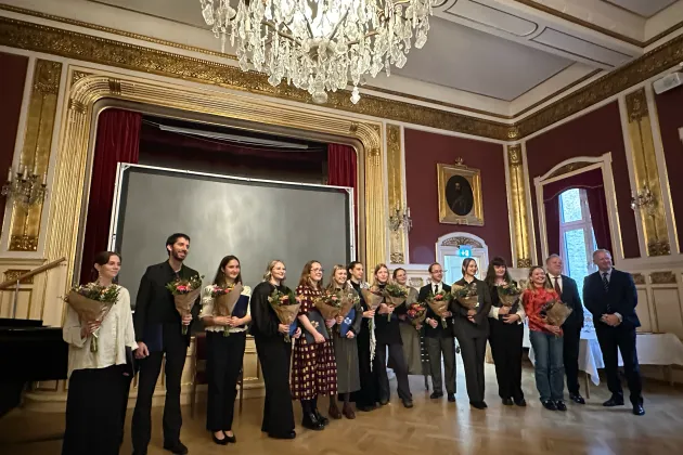 Jubelfondens stipendiater uppradade. Foto. 